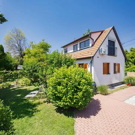 Clarissa By Interhome בית נופש בלטונאקאלי