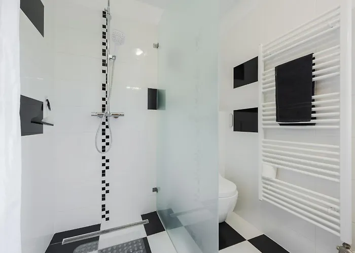 Clarissa By Interhome בלטונאקאלי