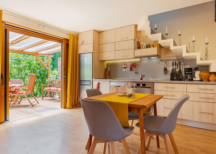 Clarissa By Interhome בלטונאקאלי