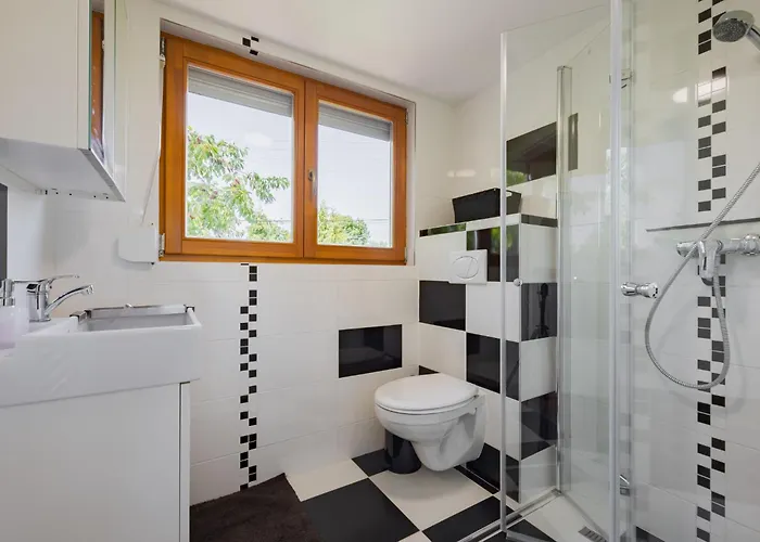 Clarissa By Interhome בית נופש בלטונאקאלי