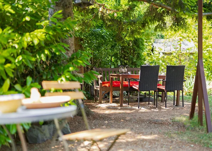 Clarissa By Interhome בלטונאקאלי